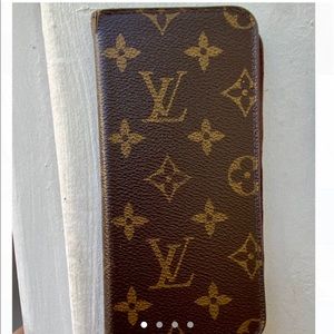 Louis Vuitton Folio Case